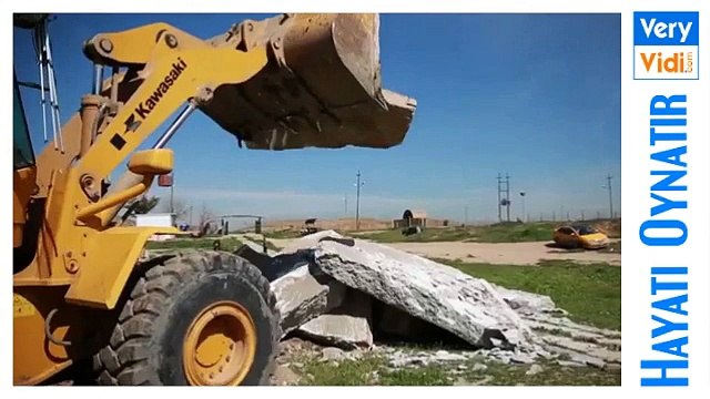 IŞİD Irak'ta, 3 Bin Yıllık Antik Nimrud Kenti'ni Yerle Bir Etti