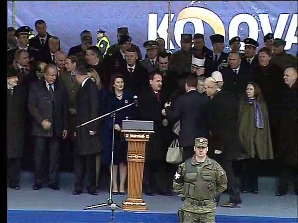 Parada e Forces te Sigurise te Kosoves dhe Policise se Kosoves me rastin e Psevjetorit te Pavaresise