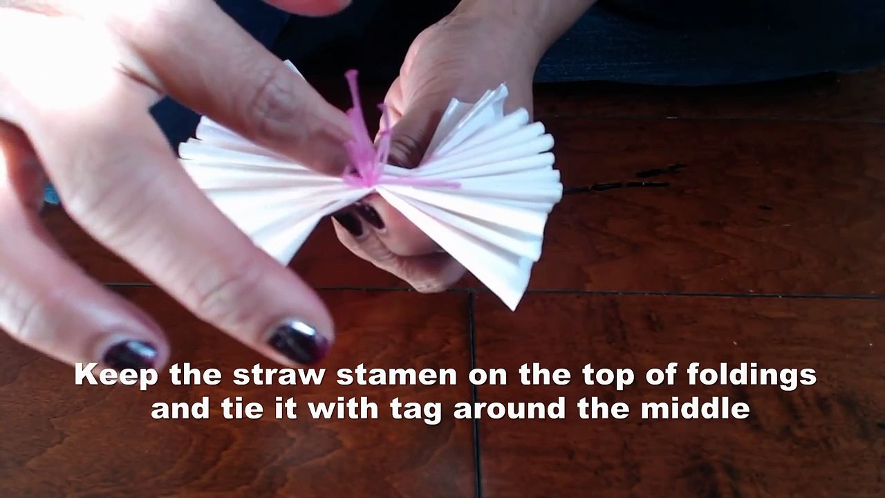 How to make beautiful flowers out of recycled plastic bag and straw : DIY Mother's day gift