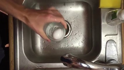 Comment ENLEVER la COQUILLE d'un ŒUF en quelques secondes !