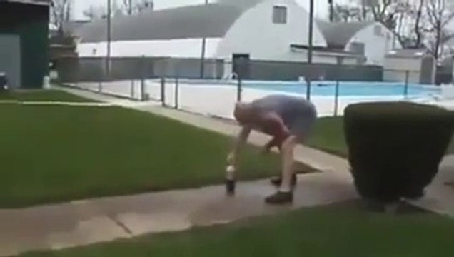 Ce père de Famille essaie l'experience Coca + Mentos !