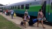 Embarque e desembarque dos passageiros do Trem de Ferro na estação de Resplendor MG.