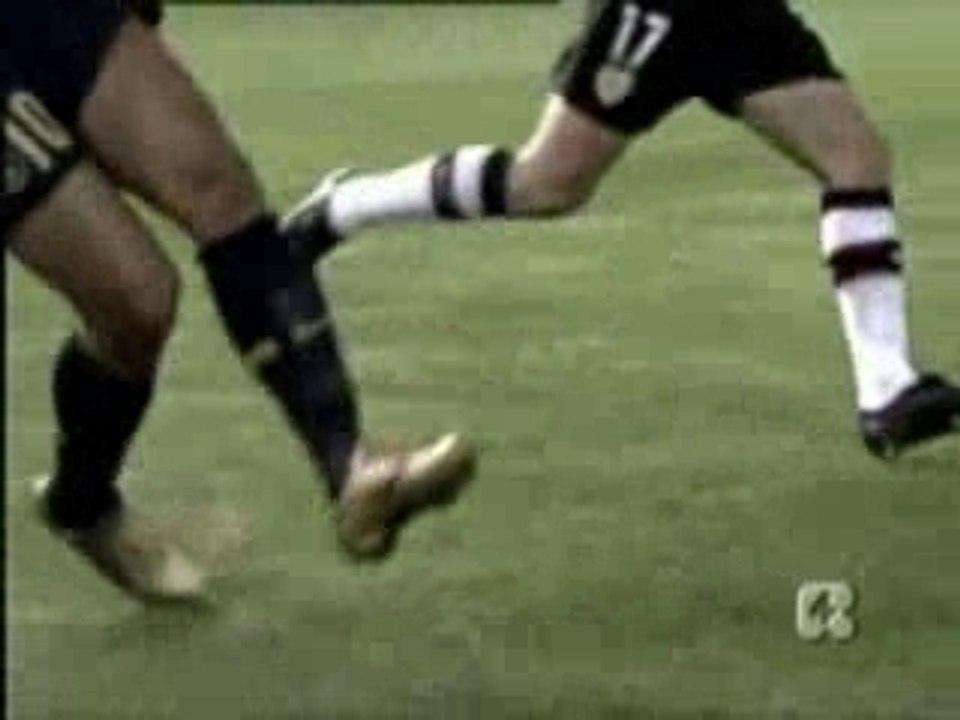 Adriano vs valence (dribles)