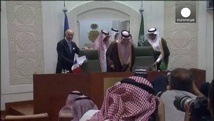 غارات للتحالف على القصر الرئاسي بعدن