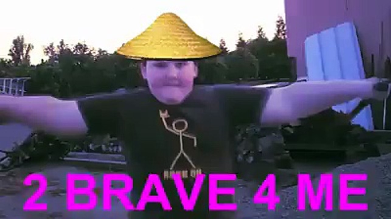 it's funny because he's fat! ahahahahahahhaha