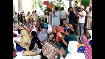 Geo News Headlines 14 April 2015_ Strike of Paramedical Staff at Gangaram Hospit