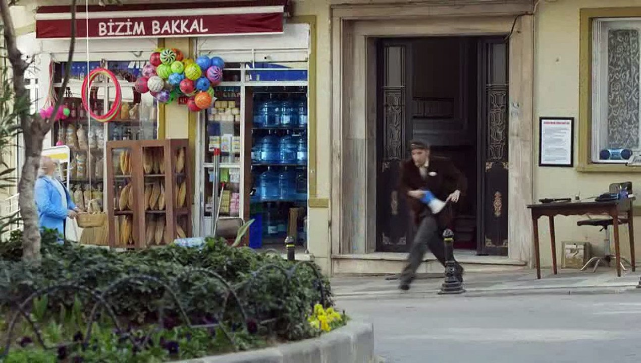 Finansbank Yıldız Apartmanı'nda Şenlik Var Reklam Filmi