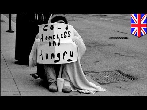 Hombre sin hogar le da todo su dinero a joven estudiante para que pueda tomar un taxi hasta su casa