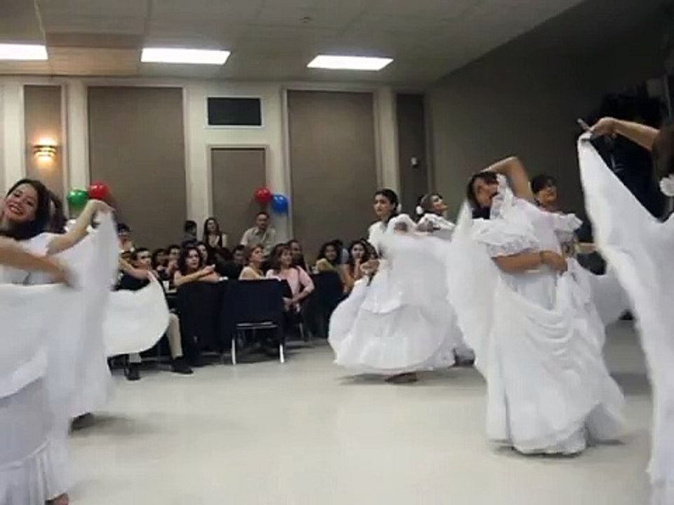 Ballet Esmeraldas De Colombia Bullerengue