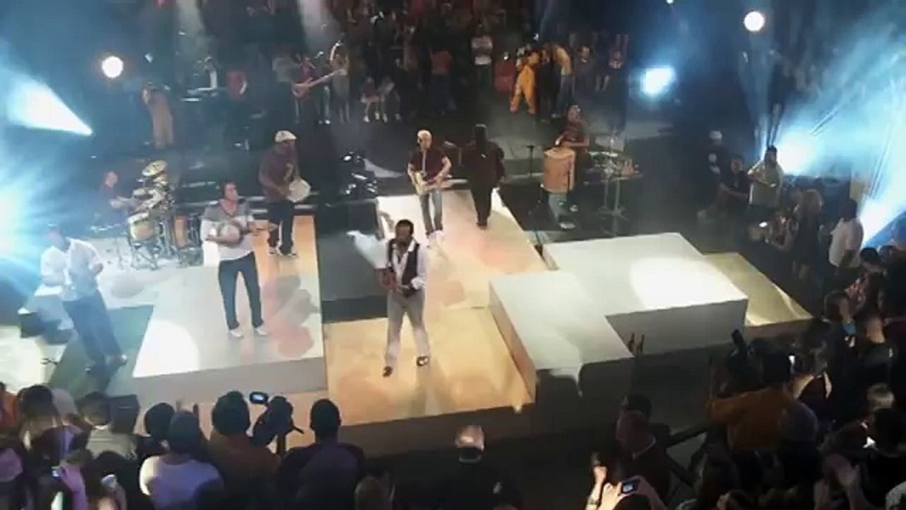 Grupo Revelação - Ajoelhou Tem Que Rezar/Medo de Amar (Ao Vivo no Morro)