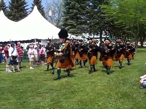 Brian Boru Irish Pipe Band at the Minnesota Scottish Fair (bagpipes, pipes and drums)