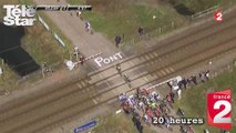 20 heures - Les coureurs de Paris-Roubaix évitent de justesse un TGV à un passage à niveau - Dimanche 12 avril 2015