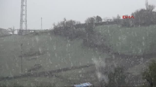 Cudi Dağı'nın Bir Tarafında Kış, Diğer Tarafında Bahar Mevsimi Yaşanıyor