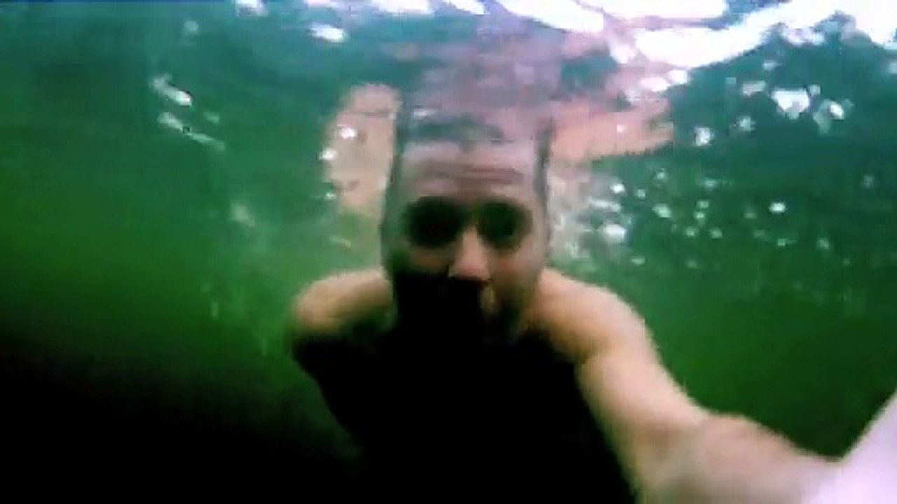 Petit bain dans une eau glacée...