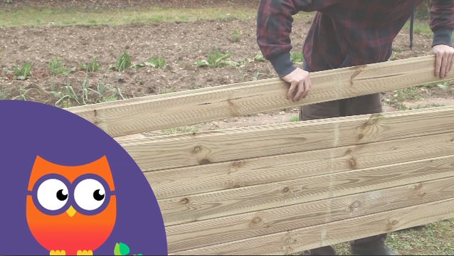 Comment poser des palissades en bois sur sol (Ooreka.fr)