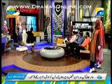 Amir Liaquat Showing The Presentation Of His Lawn In Live Show