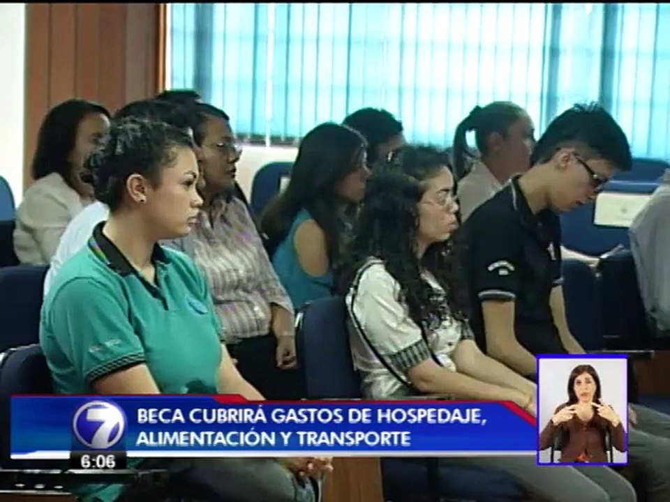 240 estudiantes de colegios técnicos fueron premiados con becas universitarias