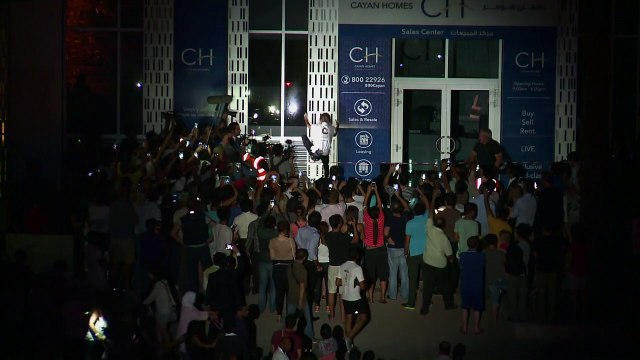 Le Spiderman français escalade la plus haute tour torsadée du monde