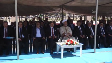 Görmez: "Dinimiz, İnsanca ve Hukuk Çerçevesinde Muameleyi Emretmiş"