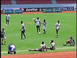 Juego aéreo de Cristian Lagos sería una alternativa para Pinto contra Jamaica