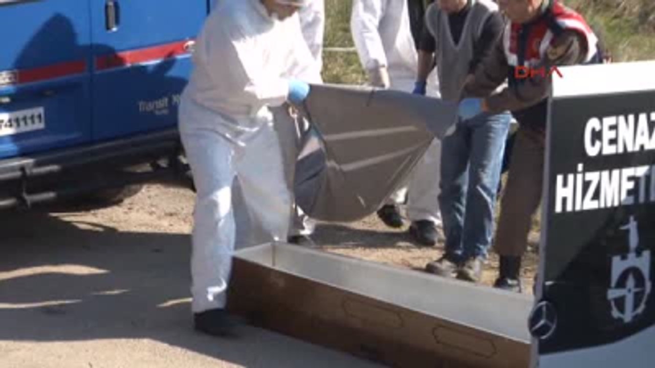 İzmit Tanınmamak İçin Biri Saçını Boyatmış, Diğeri Bıyık Bırakmış