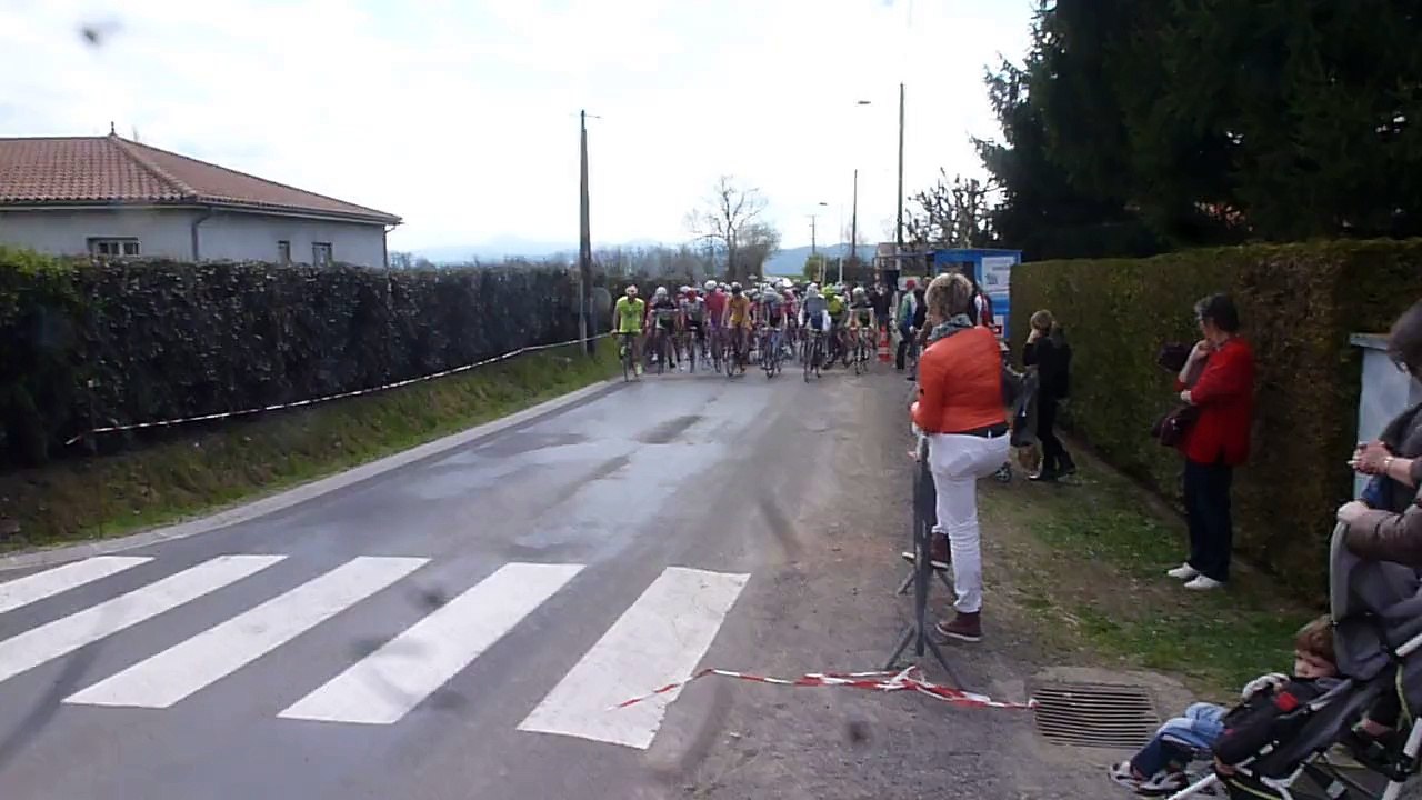 départ 1ere cat St Agoulin