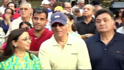 Watch Miffed Rishi Kapoor PROTESTING against hawkers in Pali Hill