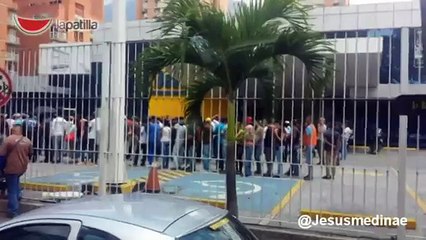 Así se ven las colas para comprar electrodomésticos en DaKa