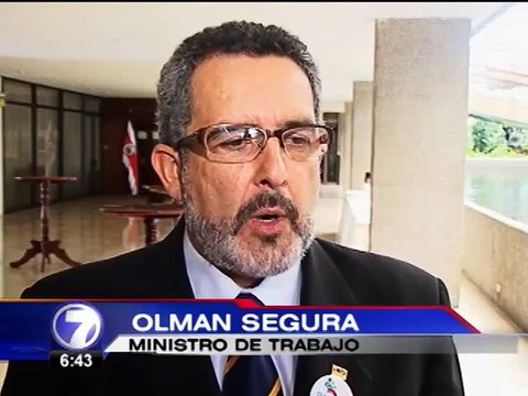 Médicos de la CCSS reciben aumento casi cuatro veces mayor al 3,24%