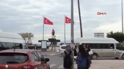 İskenderun'da Yıldızsız Türk Bayrağı Tepki Çekti