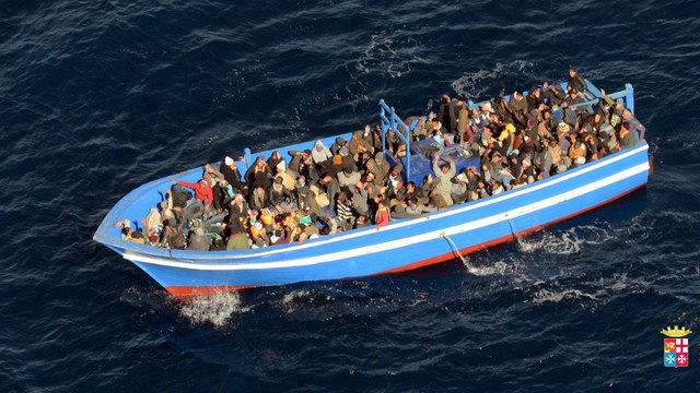 Nouveau drame en Italie : Près de 400 migrants portés disparus au large de la Libye