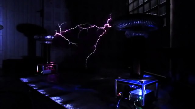 Пираты Карибского моря на катушках Тесла | Pirates of the Caribbean on a Tesla Coil