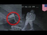 Video muestra como militar retirado se enfrenta a un hombre que intento ingresar en su hogar