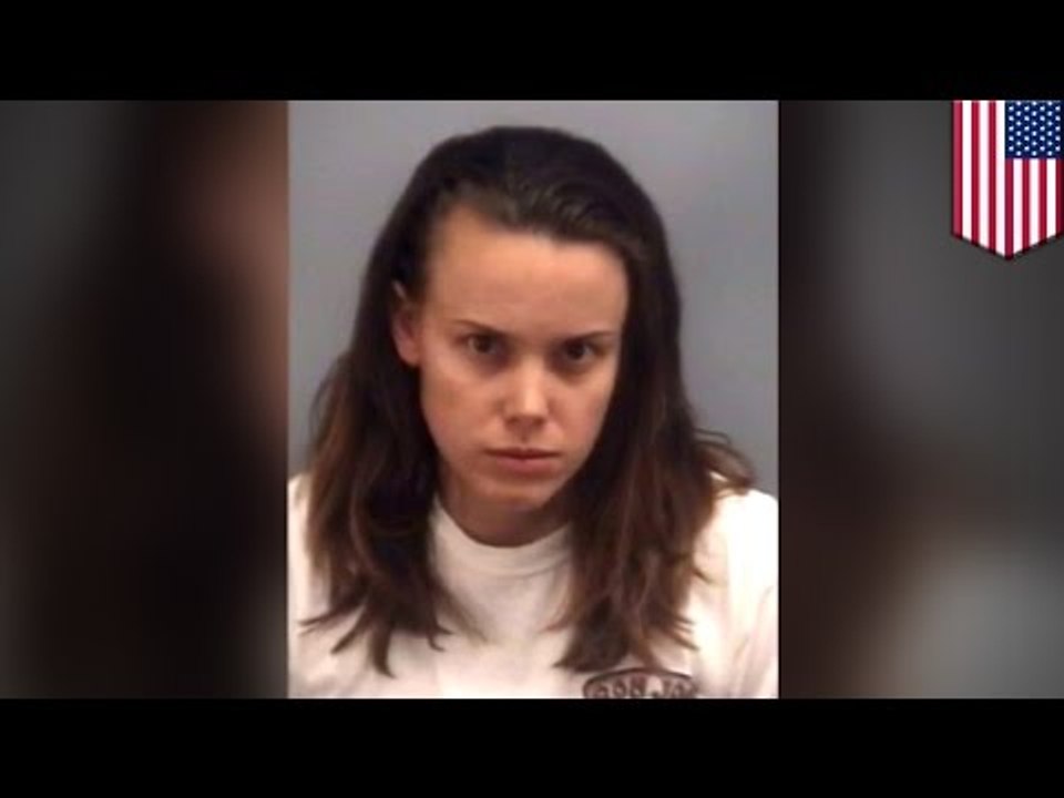 Profesora crea varios perfiles falsos en Facebook para intercambiar fotos explicitas con estudiantes