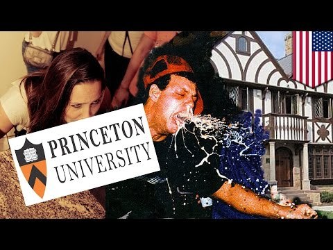 Fotos de una mujer “devorando una salchicha” causan un gran revuelo en la Universidad de Princeton