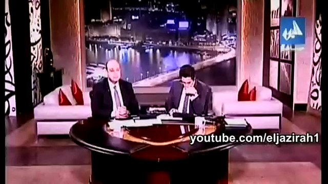 محامى يحرج عمرو اديب ويهاجم الجيش بعنف ويتهمه بالفشل لتفجير قسم ثالث العريش واديب يرتبك عالهواء