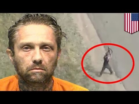 Sujeto amenaza con un rifle y roba múltiples vehículos en frenética persecución policial