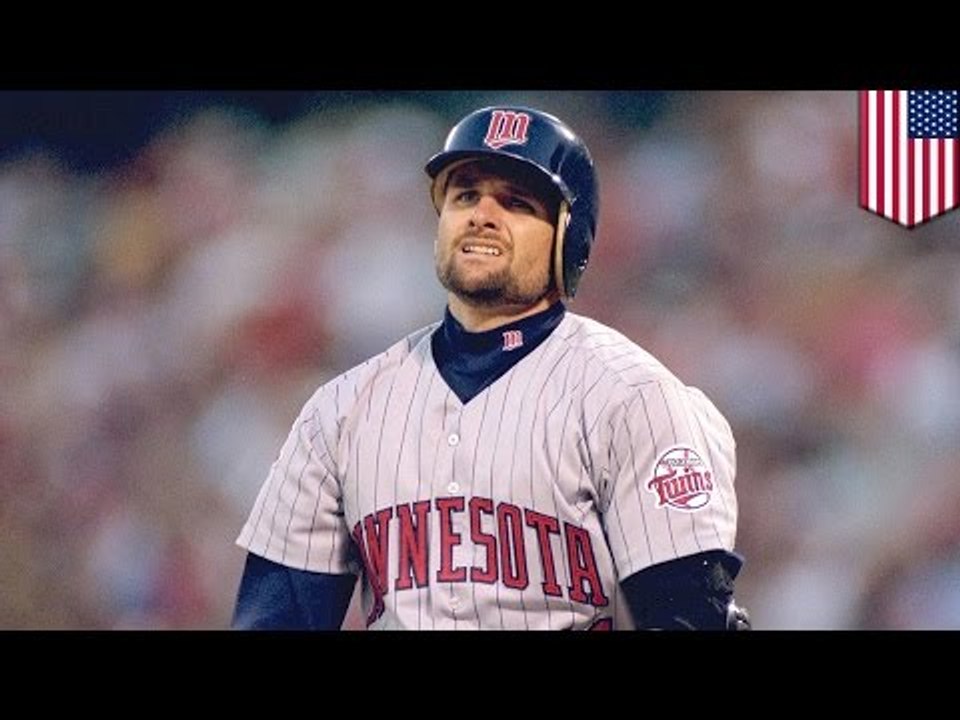 Ex jugador de la MLB Chuck Knoblauch es arrestado por golpear a su esposa