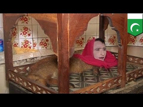 Mujer mitad humano y mitad zorro brinda sonrisas y esperanza a los habitantes de Karachi, Pakistan
