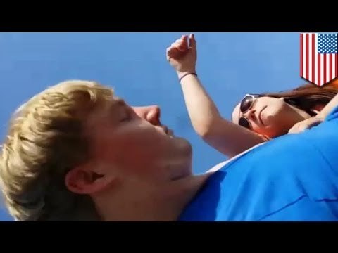 Hombre es atacado por una mujer mientras volaba helicóptero a control remoto en una playa publica