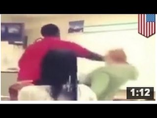 VIDEO: Un étudiant de 16 ans tyrannise sa prof de 66 ans et finit par la blesser