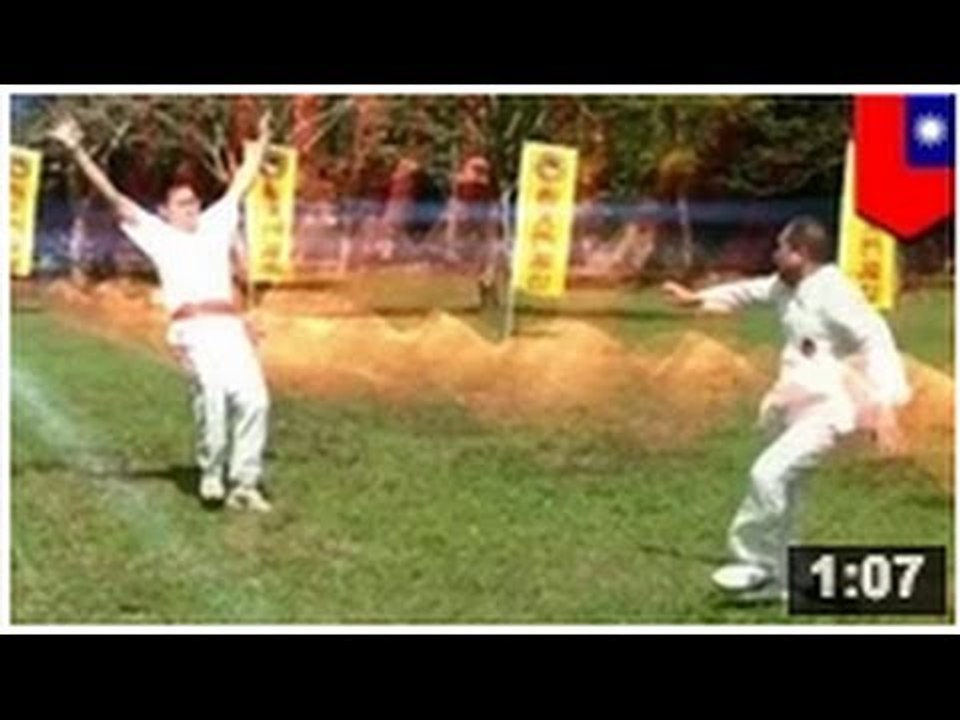 DRAGON BALL: Un maître de qi gong (气功) nous montre une boule de dragon Kamehameha