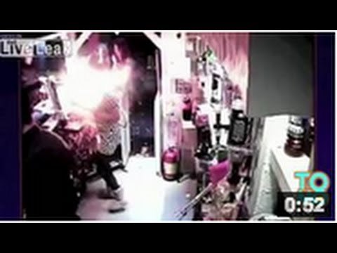 Une cigarette électronique en recharge a explosé dans le visage d'une femme