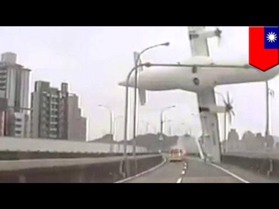 Taiwan plane crash: 19 dead as TransAsia flight crashes into Taipei river