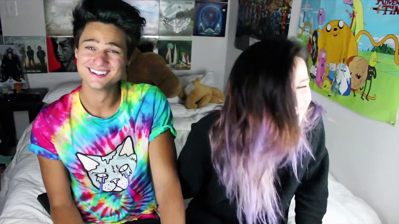 I KISS GIRLS??!