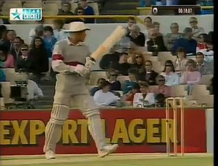 Javagal Srinath   Magic Ball to Keith Arthurton