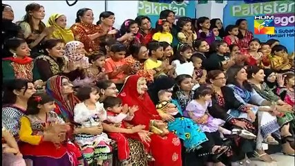 Sanam Seconded Aamir Liaquat's Aam Khayega Style while Eating a Gola Ganda