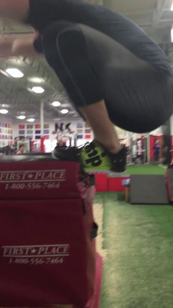 Wow! JJ Watt makes 61-inch box jump - ABC13 Houston