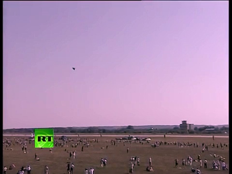 'Russian Stealth' 1st public flight: Sukhoi PAK FA T-50 at MAKS airshow