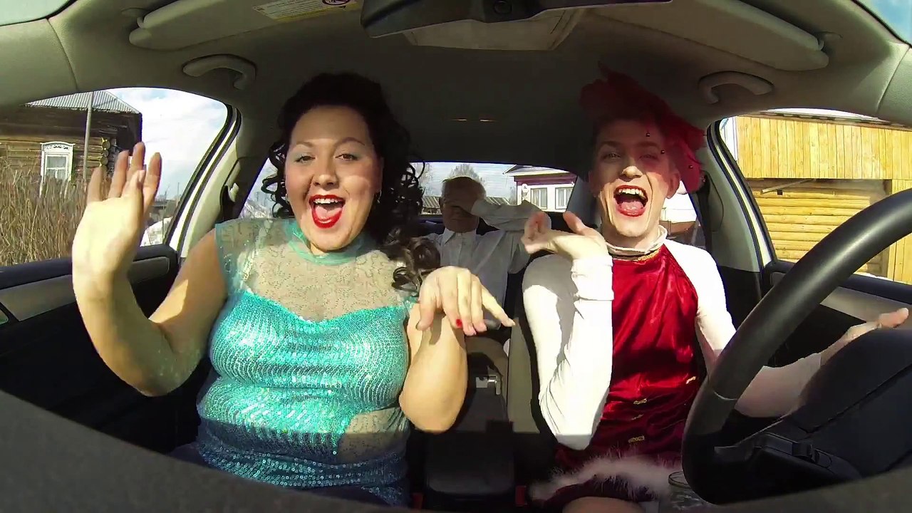 3 funny russians dancing in a car : hilarious lipdub parody!
